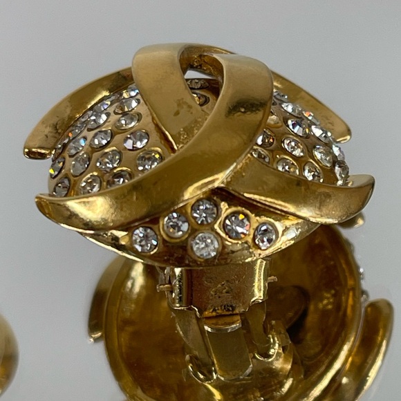 CHANEL Rhinestone Round CC Logo Clip On Earrings - Picture 5 of 11